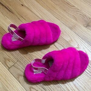 UGG Kids Vibrant Pink Fluffy Slippers